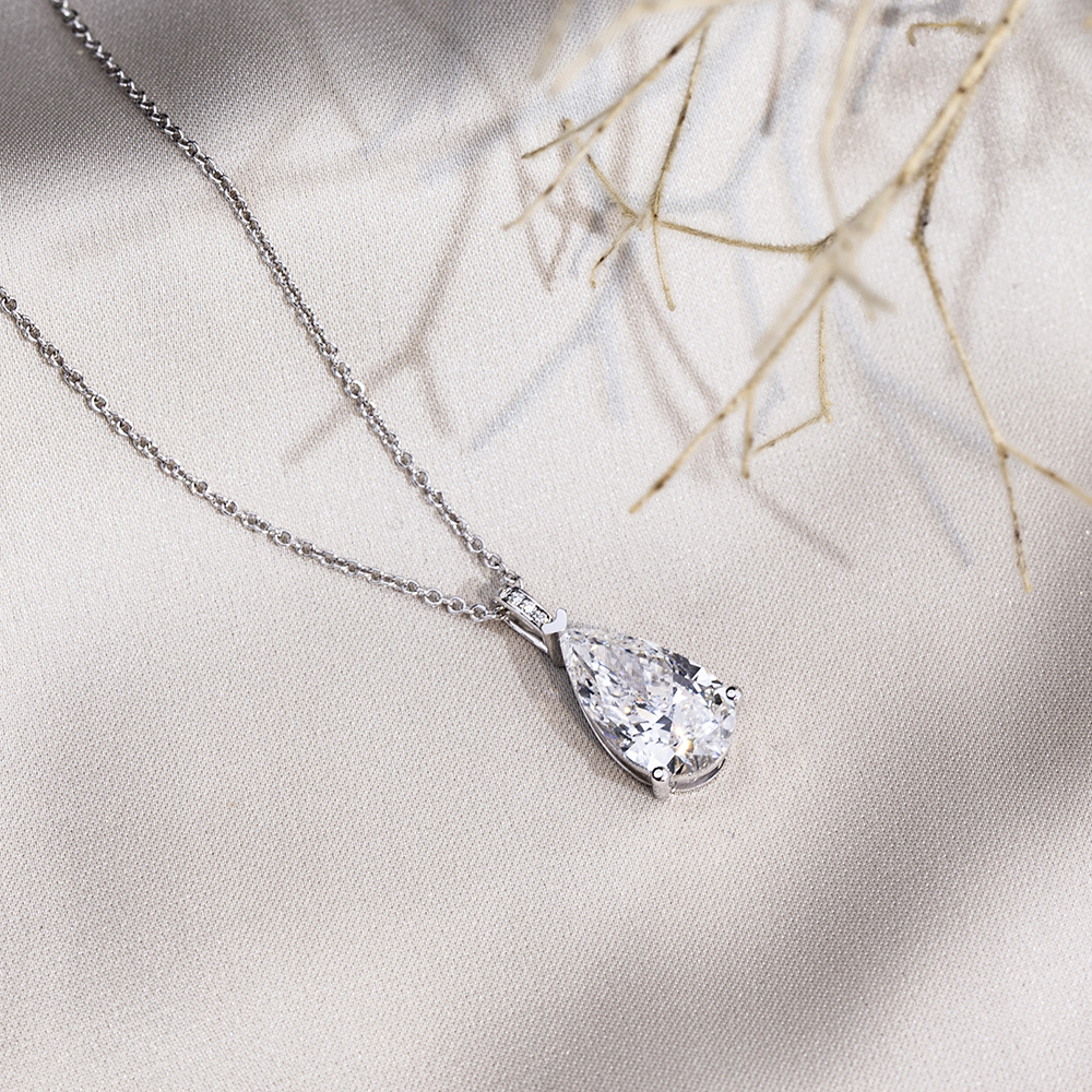 Pear Shape Lab Grown Diamond F VVS1 3.33CT 18K White Gold Pendant Necklace MSN-847