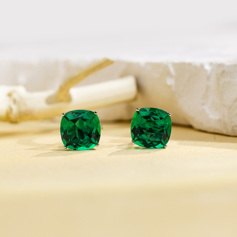 Cushion Shape Fancy Vivid green Lab Grown Diamond VVS1 10K Earrings MSE-779