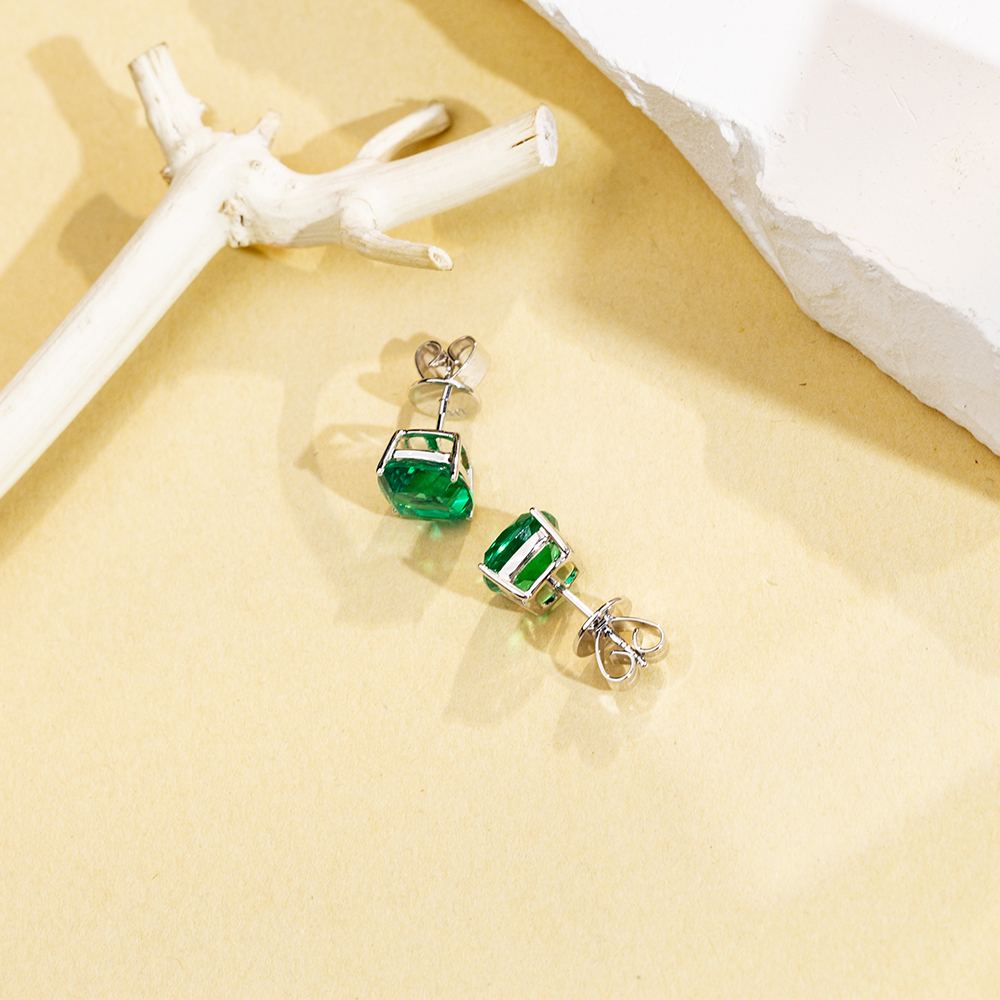 Cushion Shape Fancy Vivid green Lab Grown Diamond VVS1 10K Earrings MSE-779