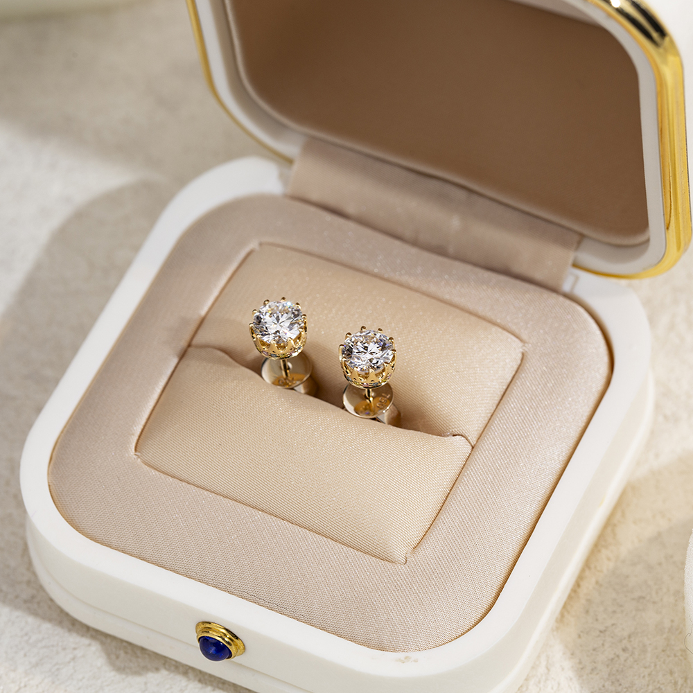 Round Shape Lab Grown Diamond 1.5 Carats D VVS2 18K Gold Studs Earrings MSE-782