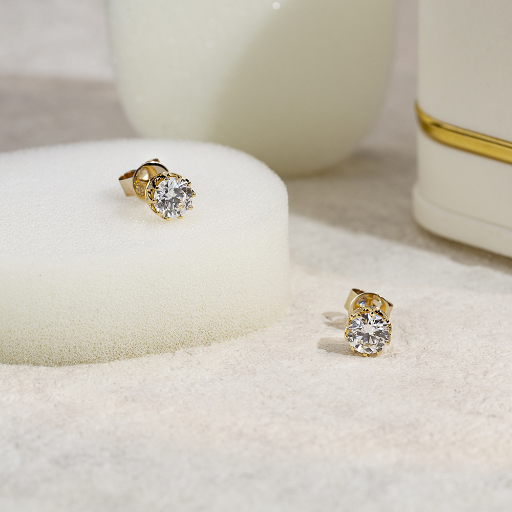 Round Shape Lab Grown Diamond 1.5 Carats D VVS2 18K Gold Studs Earrings MSE-782