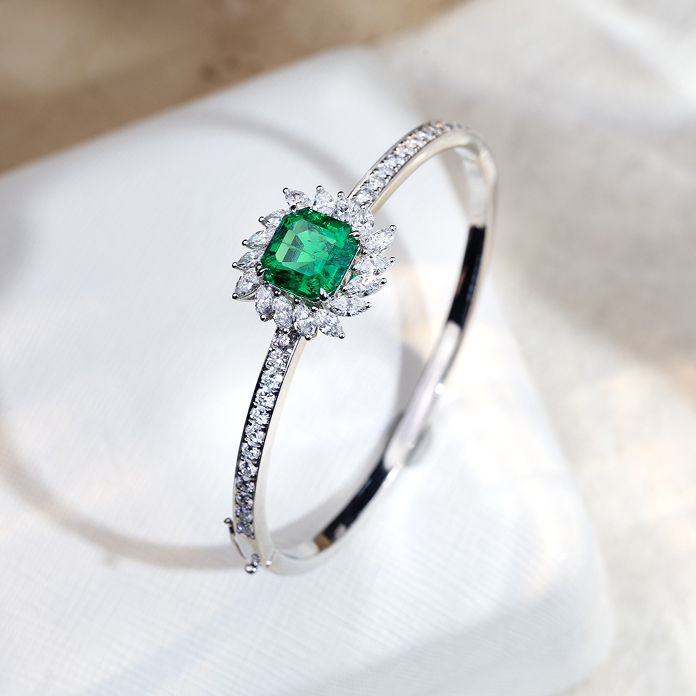 MissDiamond Cushion Shape Lab Emerald Pt950 160mm Bracelet MSB-628