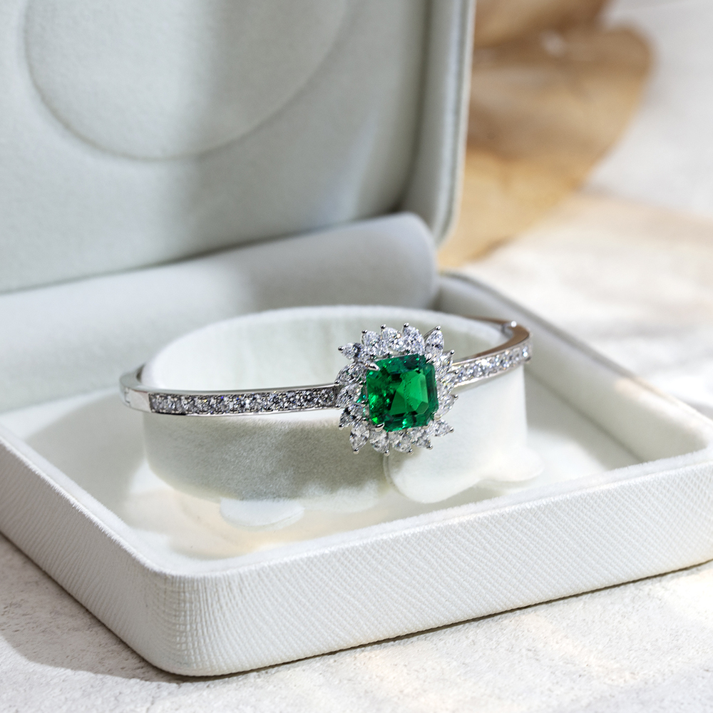 MissDiamond Cushion Shape Lab Emerald Pt950 160mm Bracelet MSB-628