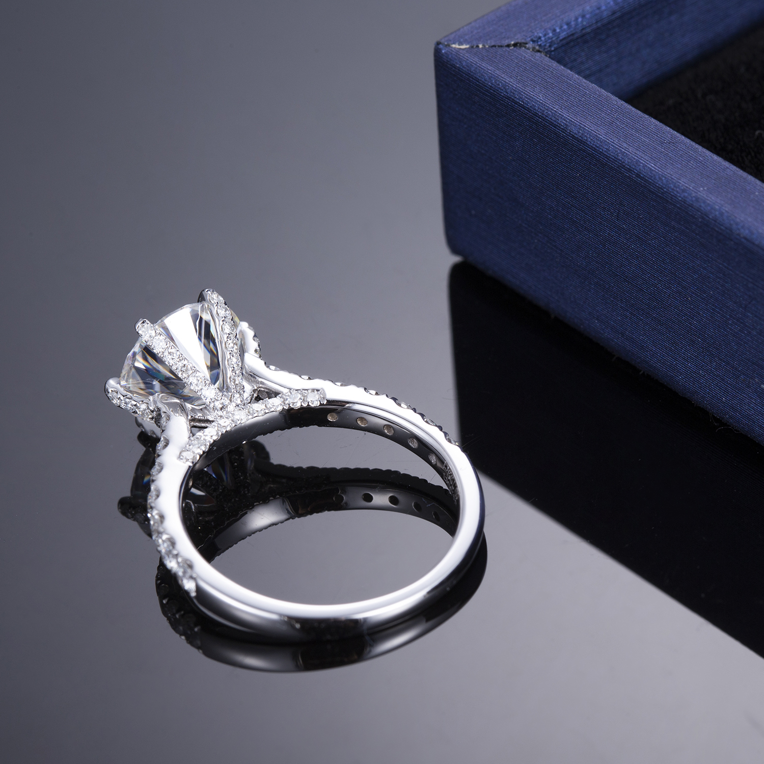 MissDiamond Round Cut Lab Grown Diamond  E VVS2 Platinum Halo Ring MSR-326