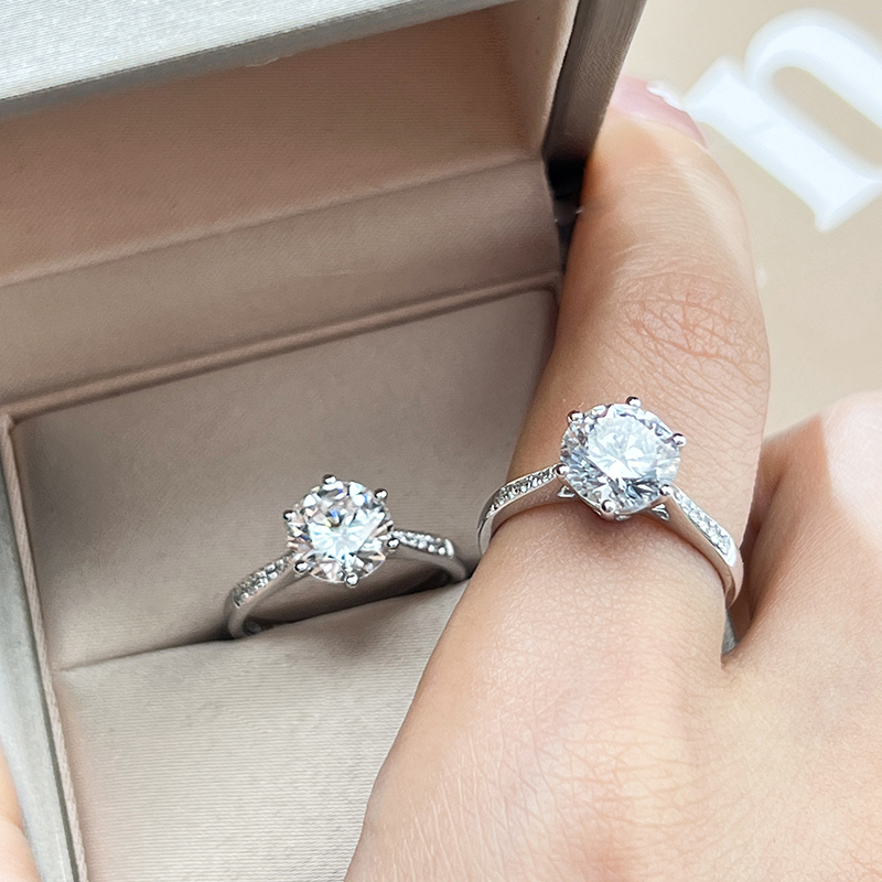 MissDiamond Lab Grown Diamond 5.05CT G VS1 Platinum Halo Ring MSR-799