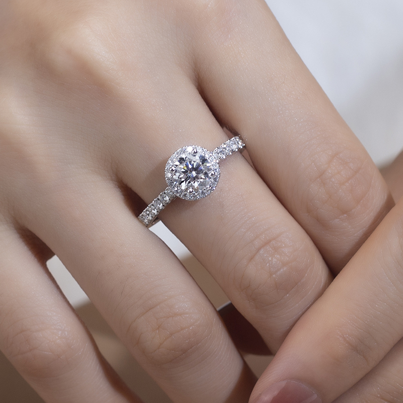 MissDiamond Round Cut Lab Grown Diamond 0.3CT 0.5CT DE VS1 VVS2 18K White Gold Halo Ring KDR-008