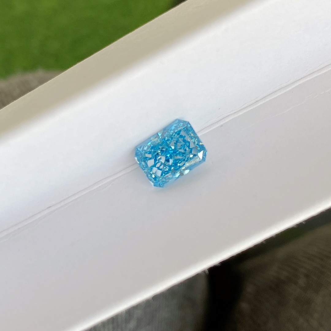 CVD AG-431 Radiant 2.4CT Blue VS Lab Grown Diamond