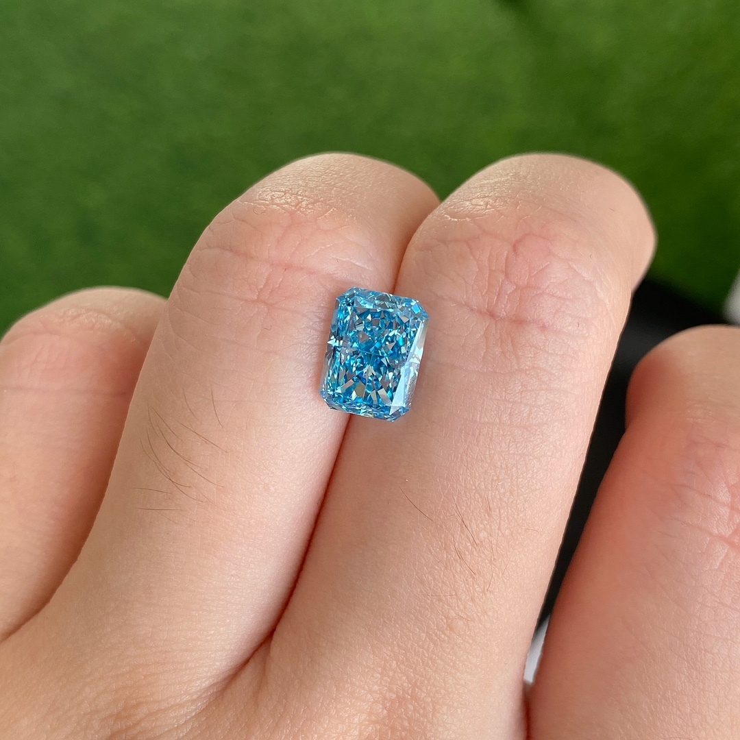 CVD AG-431 Radiant 2.4CT Blue VS Lab Grown Diamond