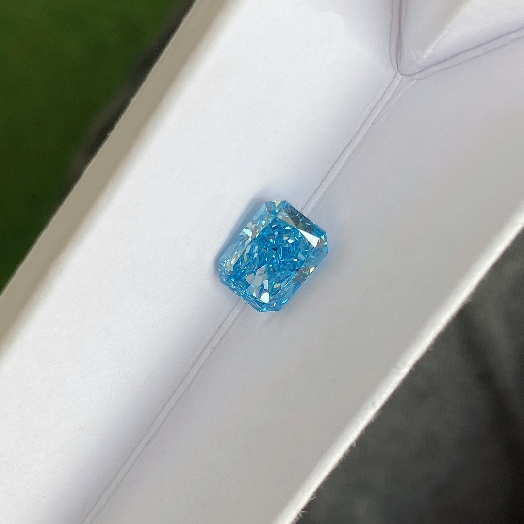 CVD AG-446 Radiant 2.6CT Blue VS1 Lab Grown Diamond