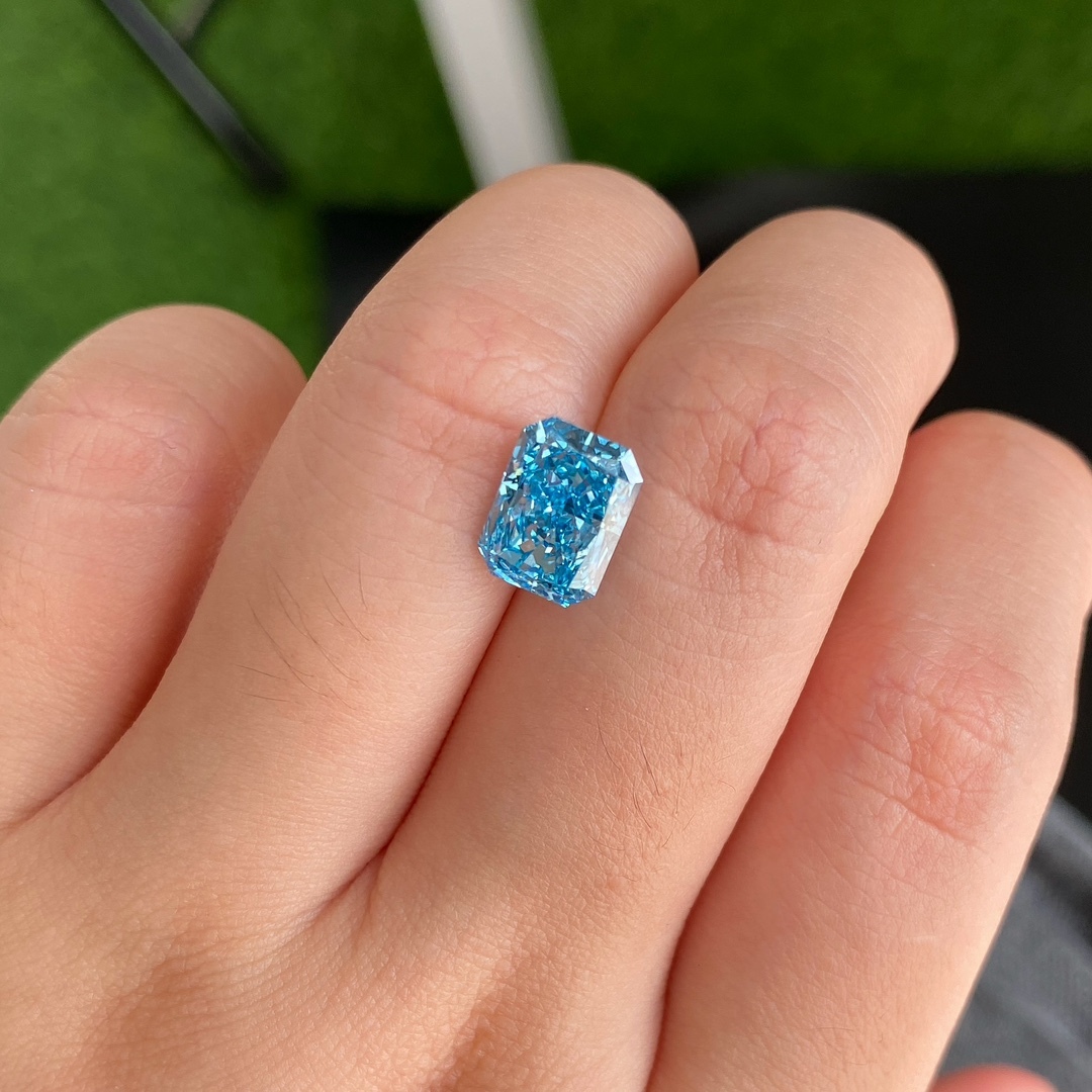 CVD AG-446 Radiant 2.6CT Blue VS1 Lab Grown Diamond