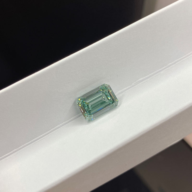 MissDiamond CVD LG639484837 Emerald Shape 5.07CT Fancy Intense Green VVS2 EX VG Lab Grown Diamond