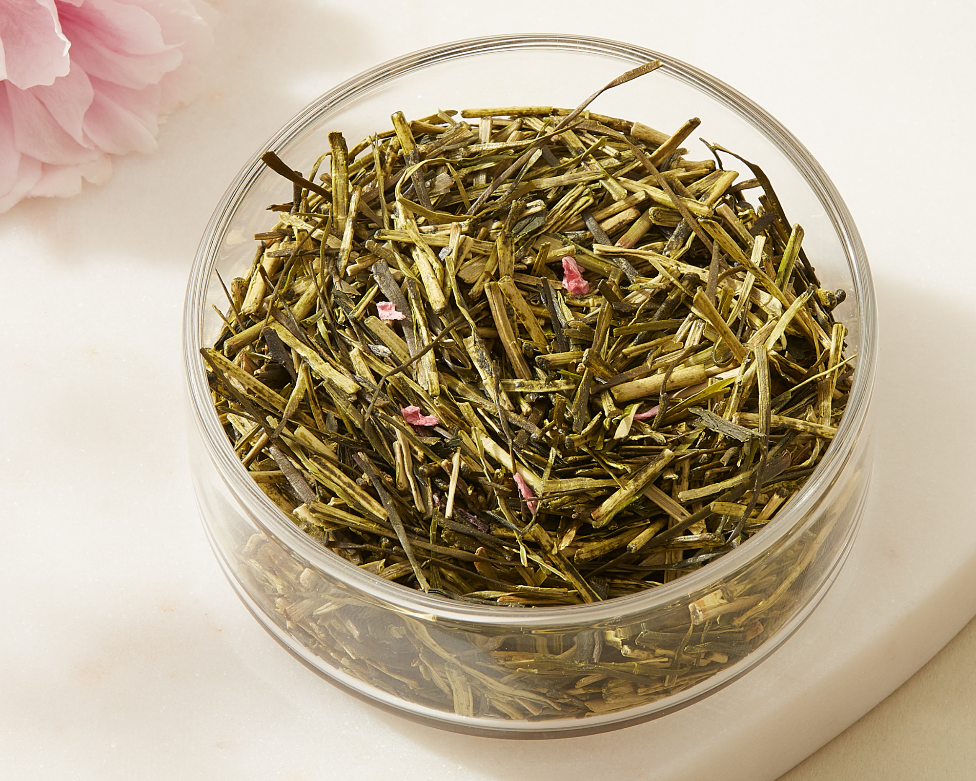 green tea blended with sakura blossom petals