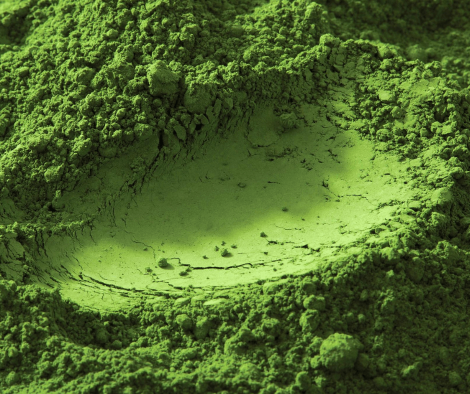 AVANTCHA vibrant green Japanese Matcha Powder green tea 