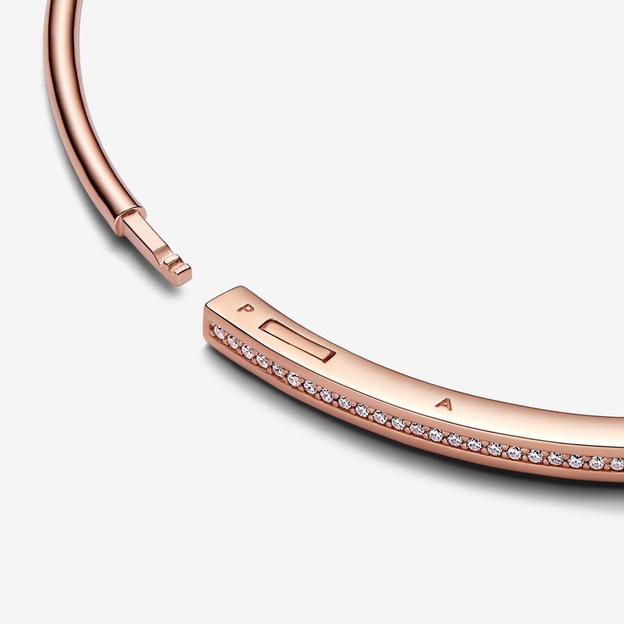 Pavé pevný náramok Pandora Signature I-D