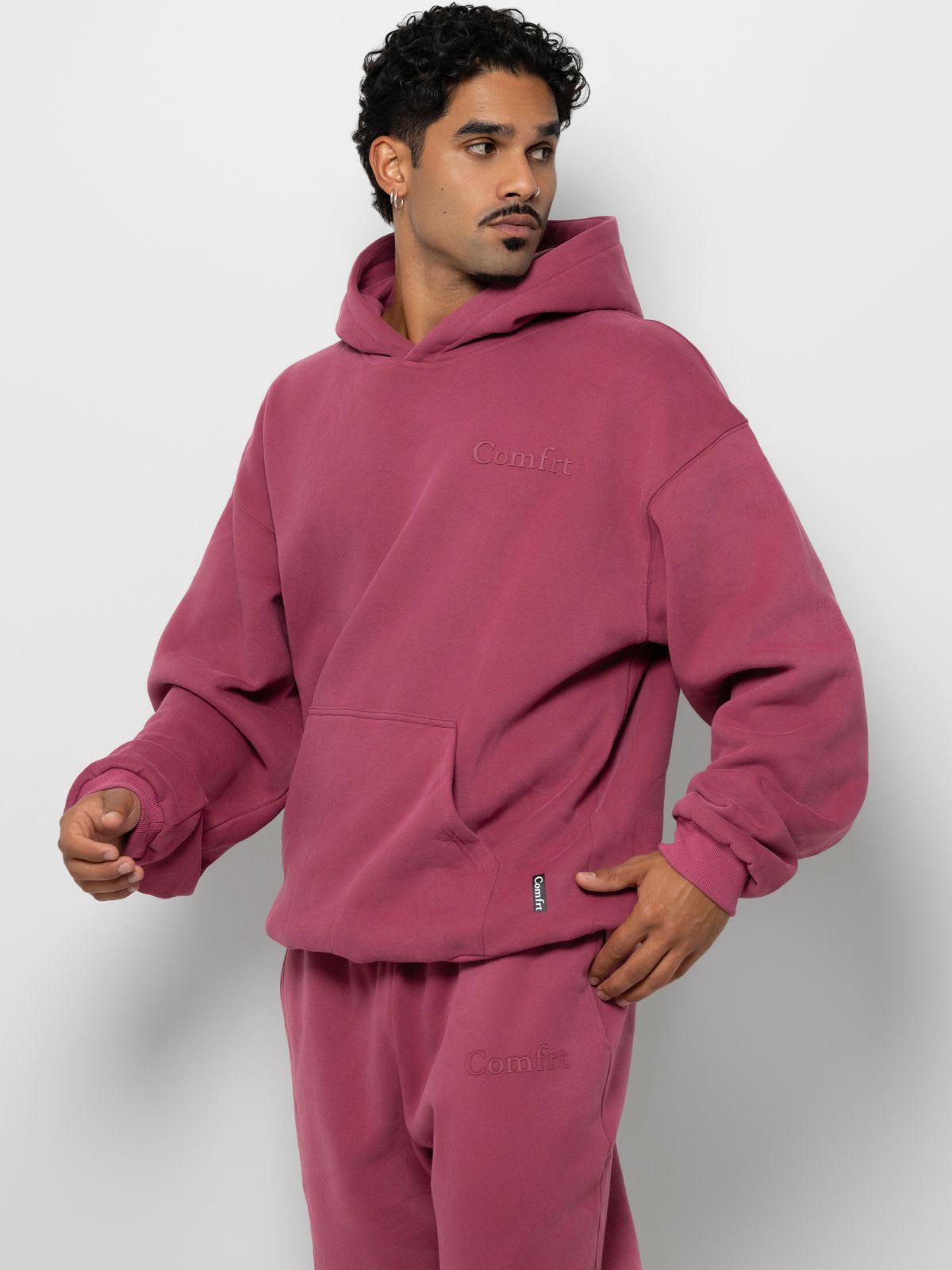 Minimalistická mikina s kapucňou