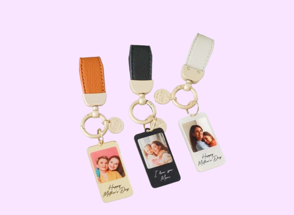 Custom Mom Photo Keychain - Personalized Acrylic Keyring with Engraved Message - Perfect Mothers Day Birthday Gift from Daughter Son.
