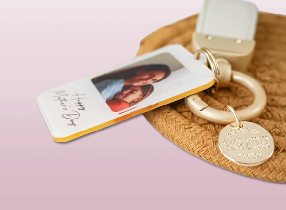 Custom Mom Photo Keychain - Personalized Acrylic Keyring with Engraved Message - Perfect Mothers Day Birthday Gift from Daughter Son.
