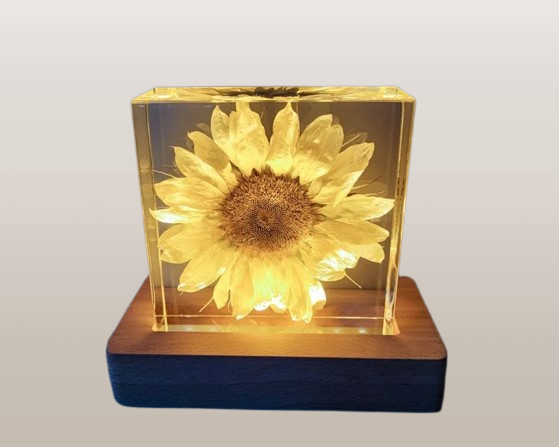 Sunflower Resin Night Lamp – Beautiful Handmade Gift for Loved Ones