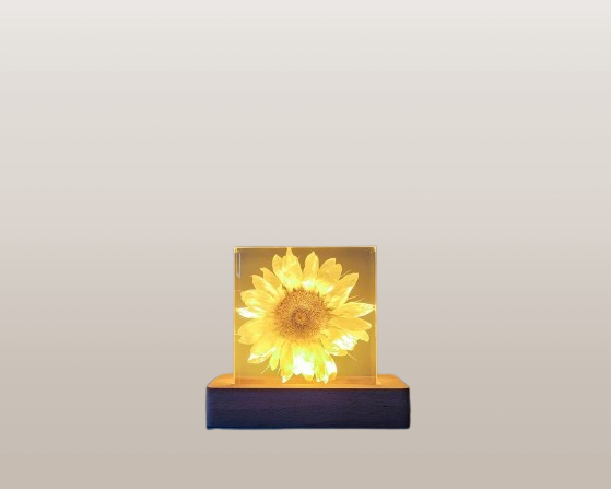 Sunflower Resin Night Lamp – Beautiful Handmade Gift for Loved Ones