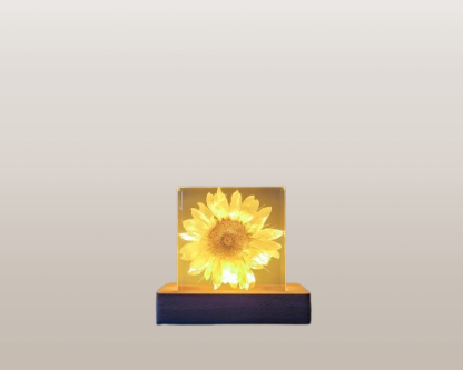 Sunflower Resin Night Lamp – Beautiful Handmade Gift for Loved Ones
