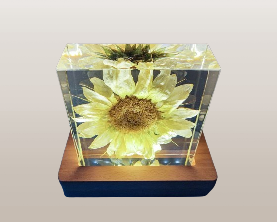 Sunflower Resin Night Lamp – Beautiful Handmade Gift for Loved Ones