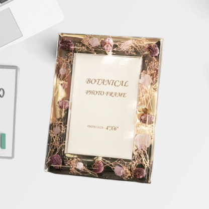 Romantic Botanical Resin Frame - Handcrafted Pressed Flower Display for Bridesmaids & Housewarming Gifts