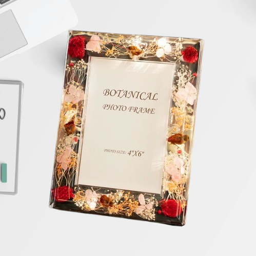 Romantic Botanical Resin Frame - Handcrafted Pressed Flower Display for Bridesmaids & Housewarming Gifts