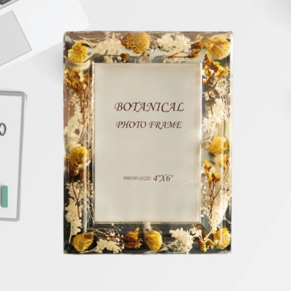 Romantic Botanical Resin Frame - Handcrafted Pressed Flower Display for Bridesmaids & Housewarming Gifts