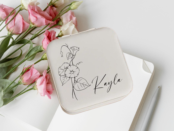 Elegant Square Jewelry Box - Custom Engraved Travel Case for Earrings, Perfect Bridesmaid/Sister Gift