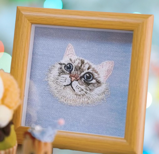 Embroidered Pet Keepsake Frame – Capture Your Pet’s Spirit in Stitch