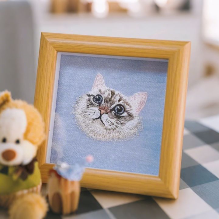 Embroidered Pet Keepsake Frame – Capture Your Pet’s Spirit in Stitch