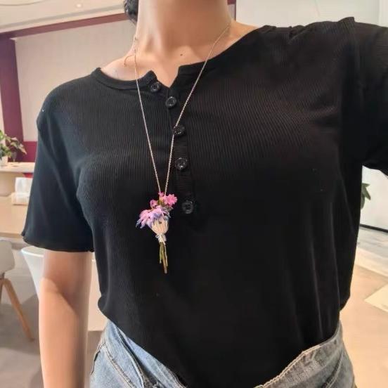🌸 Wearable Mini Vase Necklace