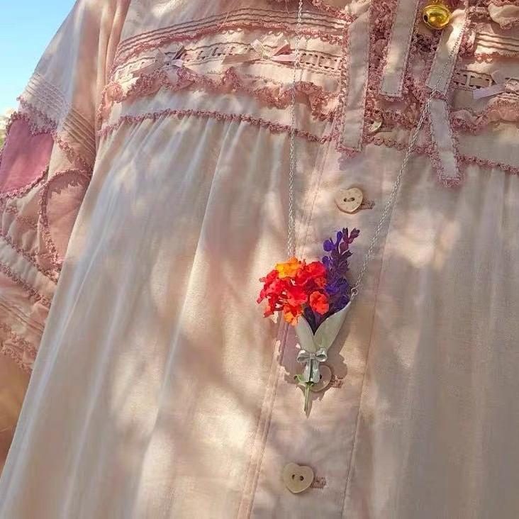 🌸 Wearable Mini Vase Necklace