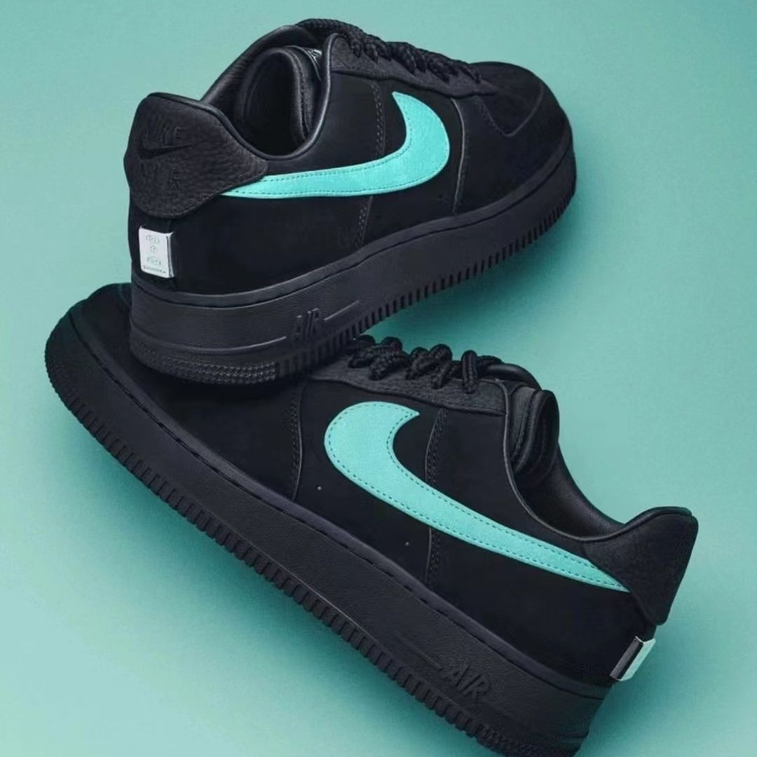 ★NIKE x TIFFANY★送関込★世界中を震撼させた話題のコラボ★ティファニー x ナイキエア フォース 1の限定