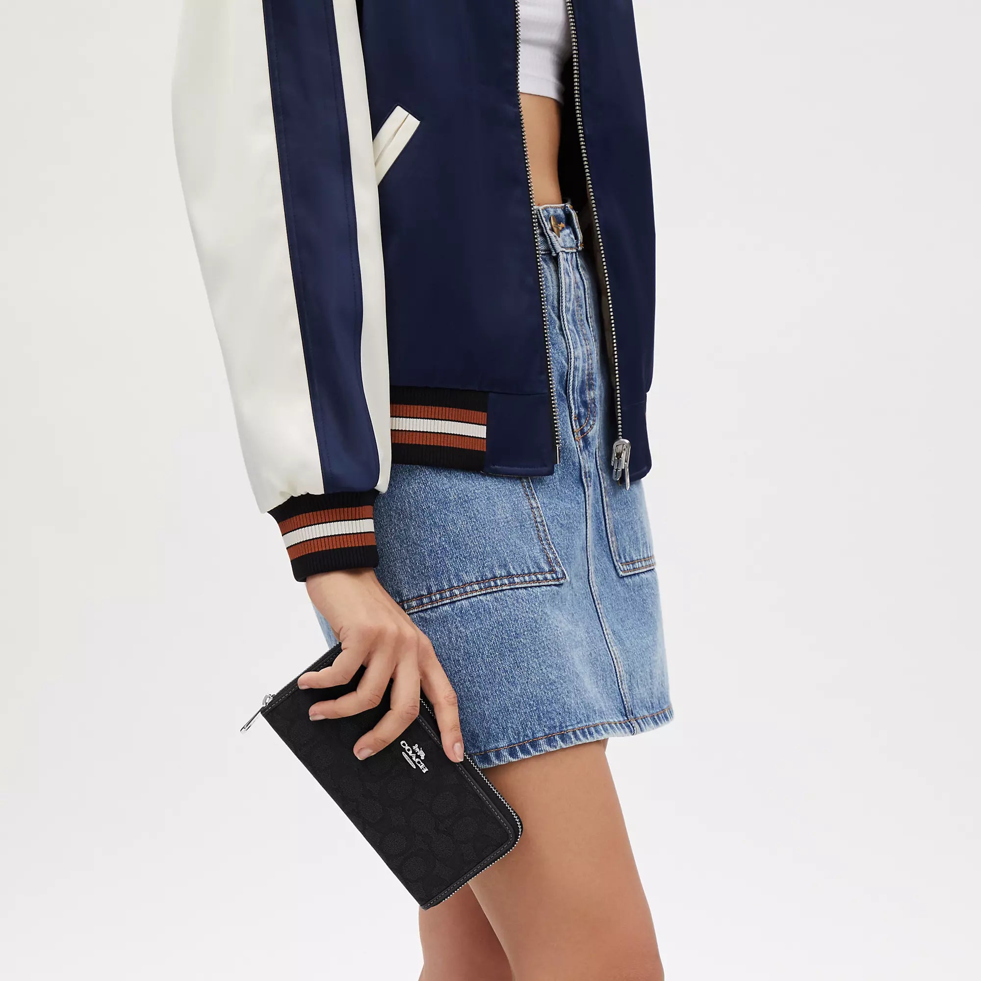 Coathtch Outlet Long Zip Around Wallet In Signature Jacquard