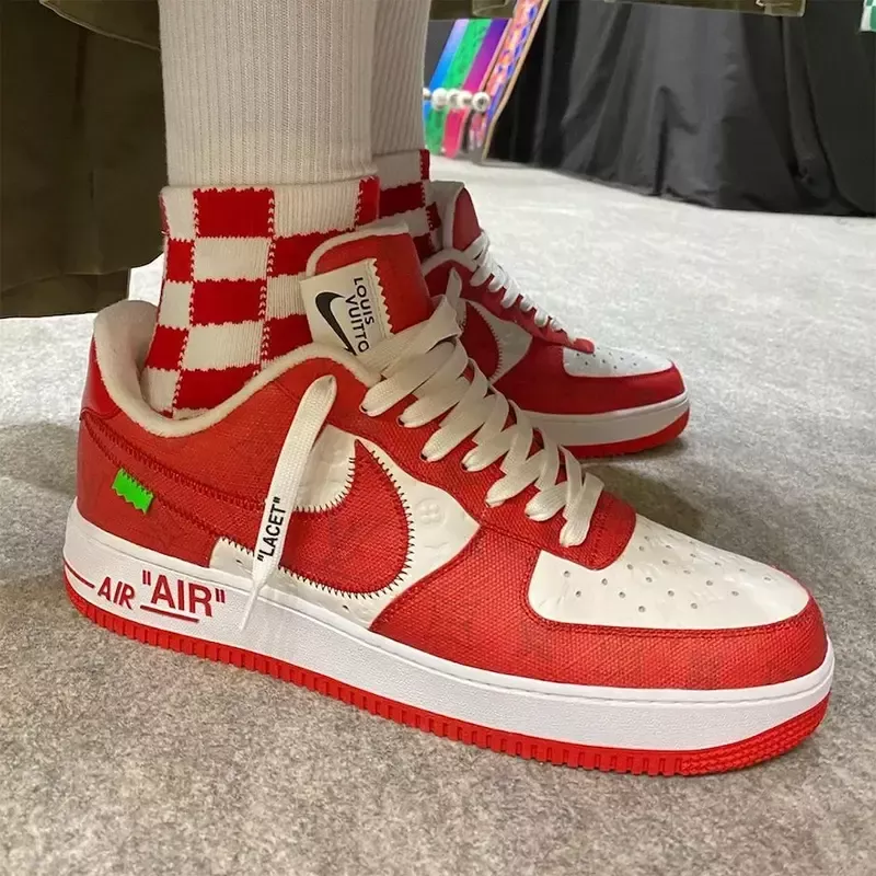【新商品発売】【今年の新商品】LOUIS VUITTON X NIKE AIR FORCE1 LOW【本物保証】【代金引換】