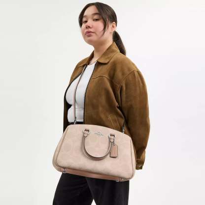 Coathtch Outlet Savannah Carryall Bag In Signature Canvas