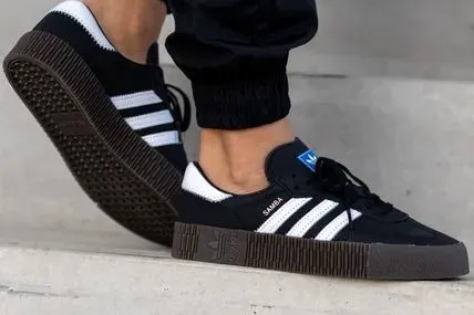 ADIthtDAS SAMBA ROSE “BLACK”