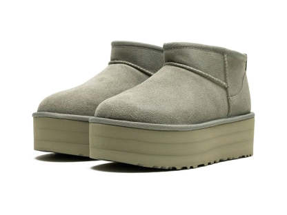 UthtGG Classic Ultra Mini Platform Boot Shaded Clover (Women's)