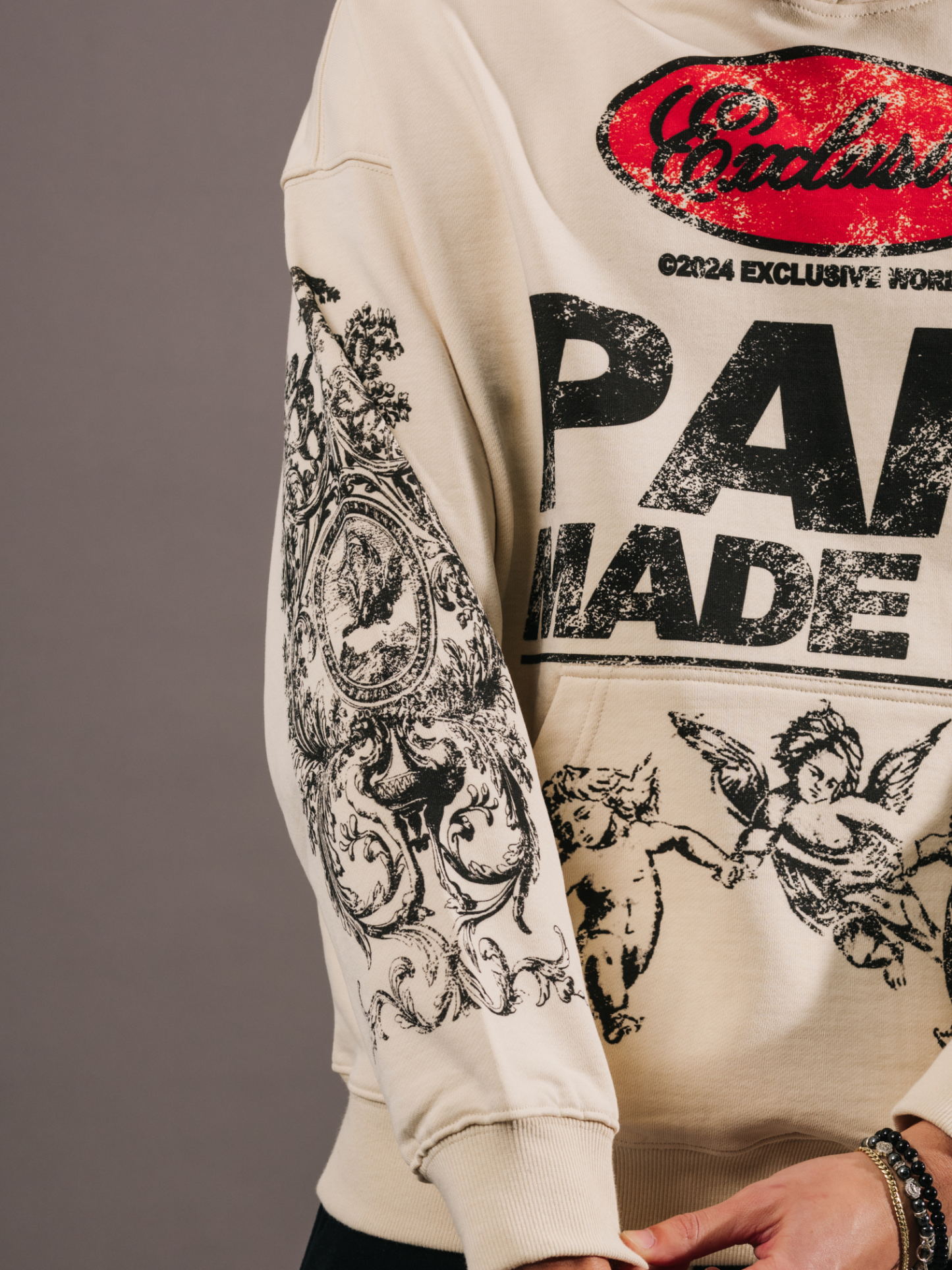 EXCLUSIVE CLUB CREAM PAIN MADE US CREWNECK