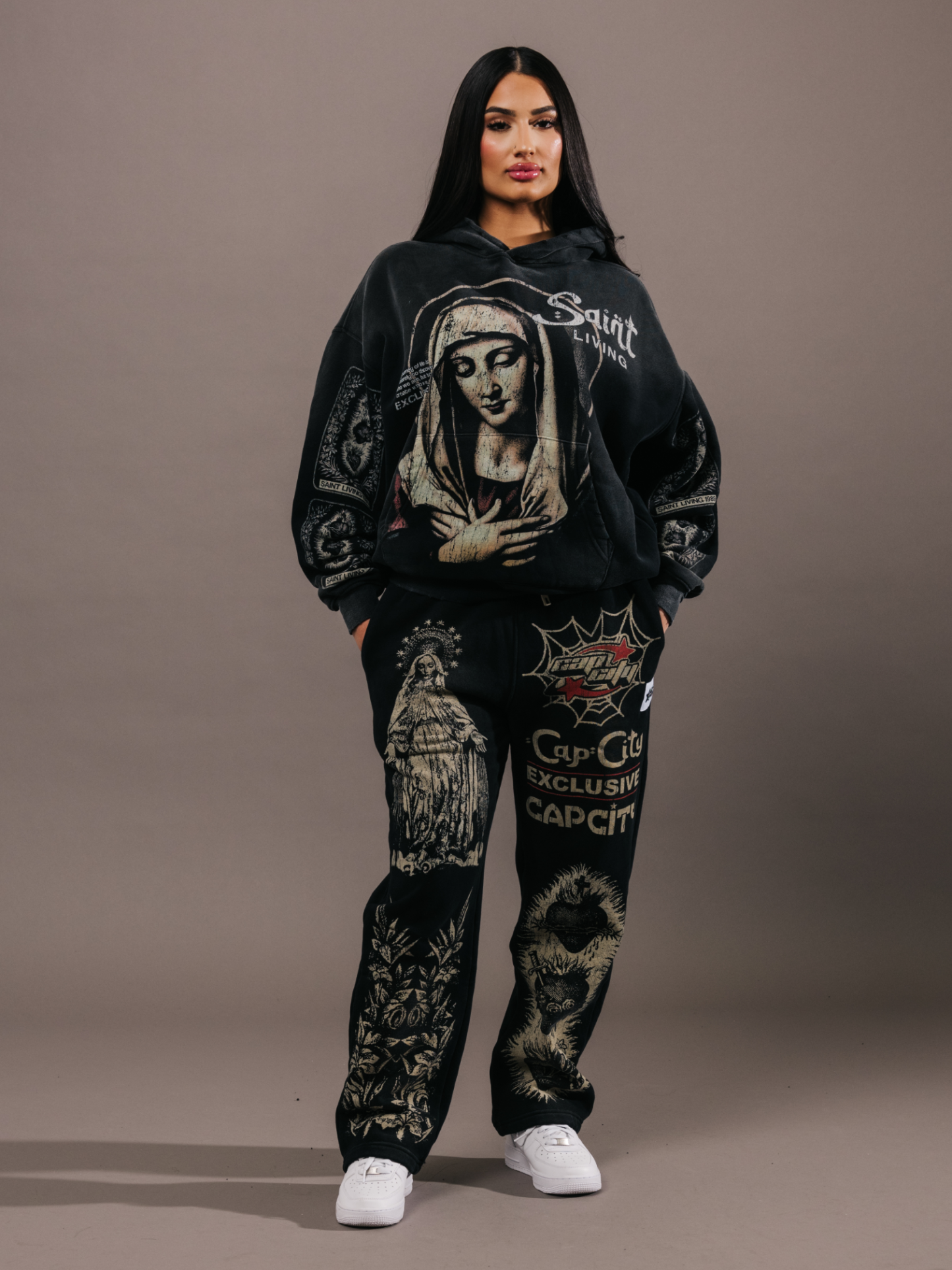 EXCLUSIVE CLUB SAINT LIVING PANTS