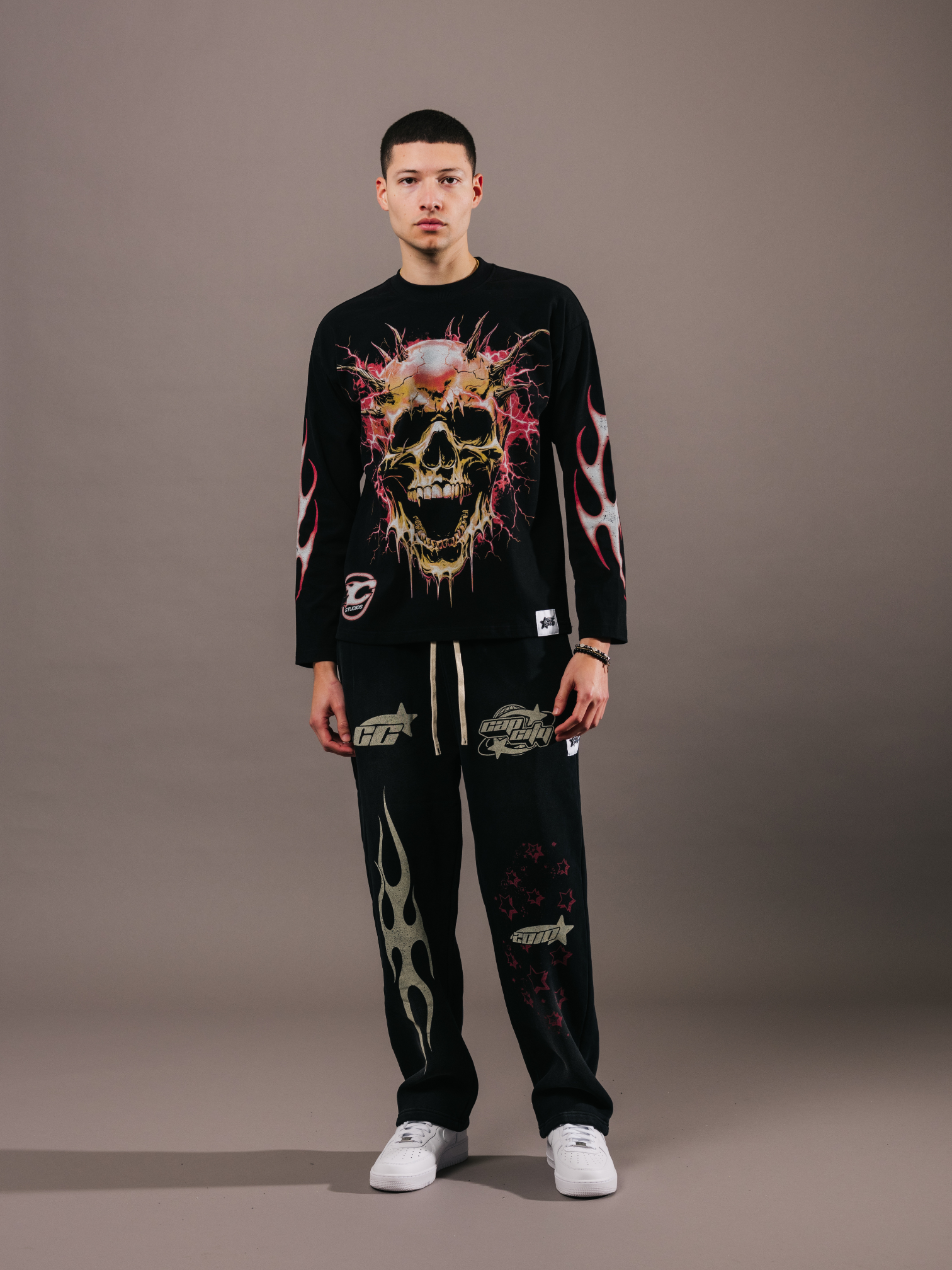 EXCLUSIVE CLUB BLACK THE DEVIL IS A LIAR LONG SLEEVE TEE