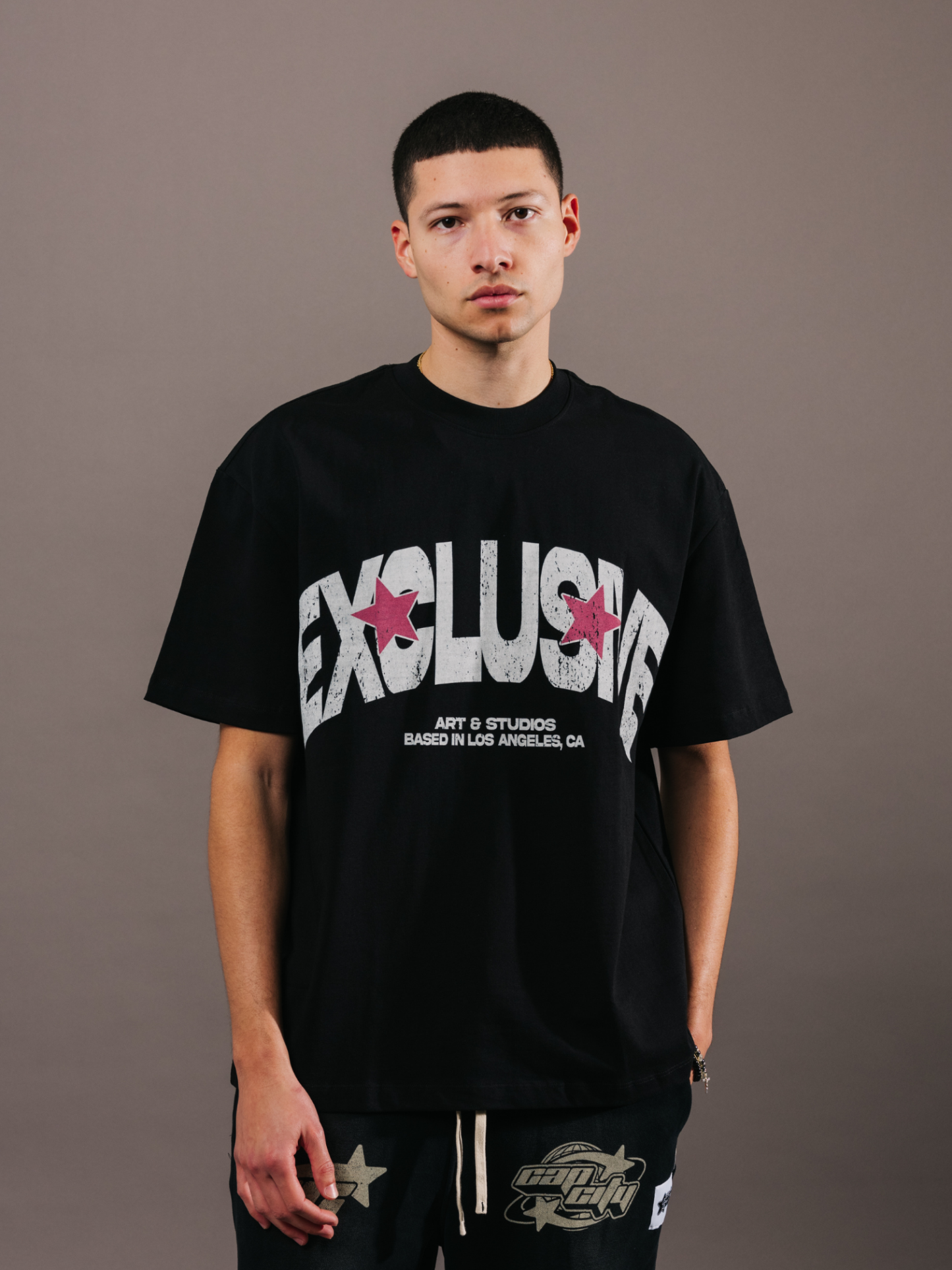 EXCLUSIVE CLUB BLACK “PRETTY GIRLS LOVE THE CITY” OVERSIZED TEE