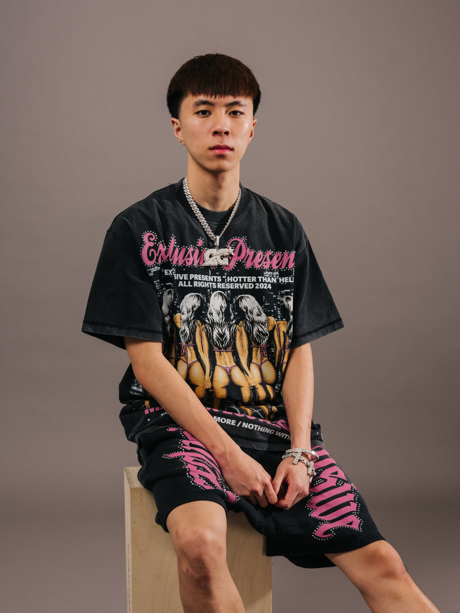 EXCLUSIVE CLUB BLACK ACID HOTTER THAN HELL