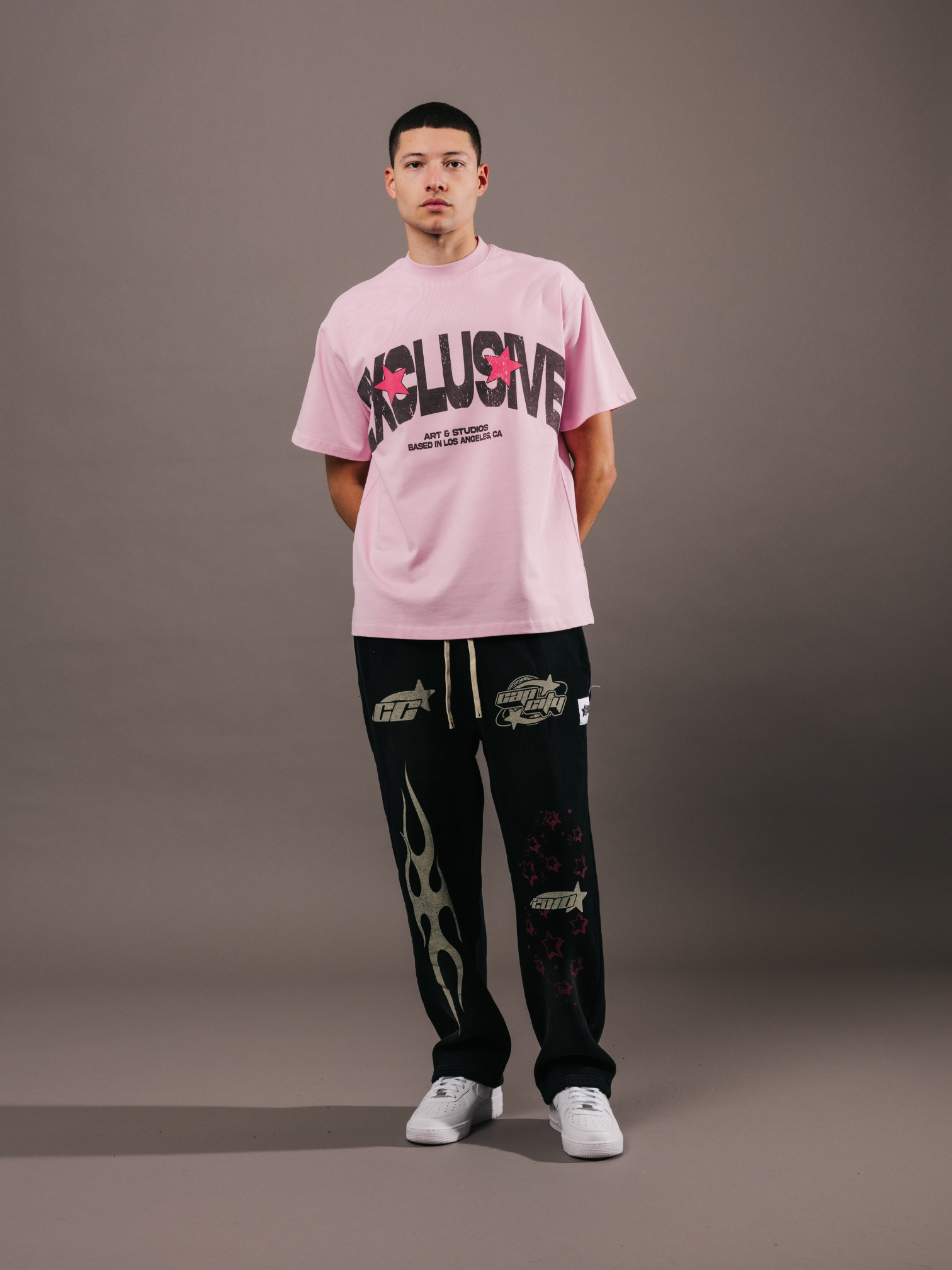 EXCLUSIVE CLUB PINK “PRETTY GIRLS LOVE THE CITY”