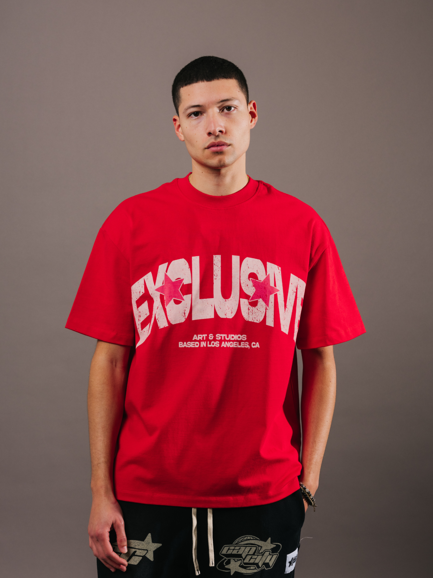 EXCLUSIVE CLUB RED “PRETTY GIRLS LOVE THE CITY”