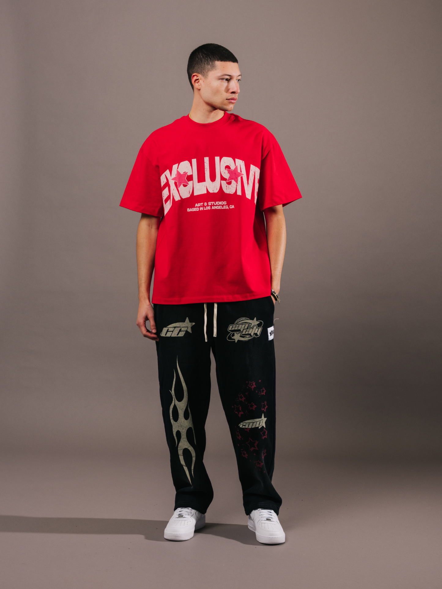 EXCLUSIVE CLUB RED “PRETTY GIRLS LOVE THE CITY”