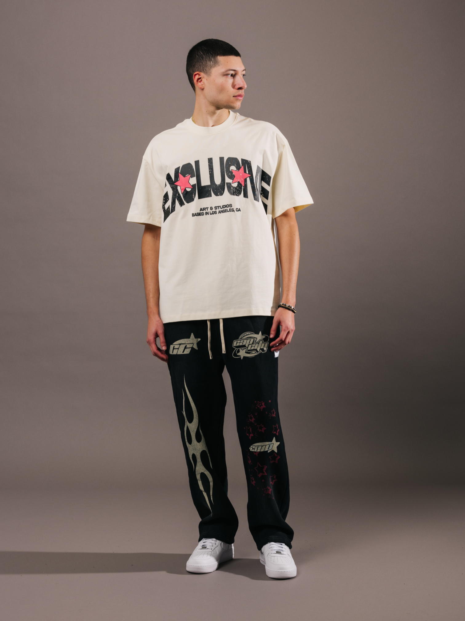 EXCLUSIVE CLUB CREAM PRETTY GIRLS LOVE THE CITY TEE