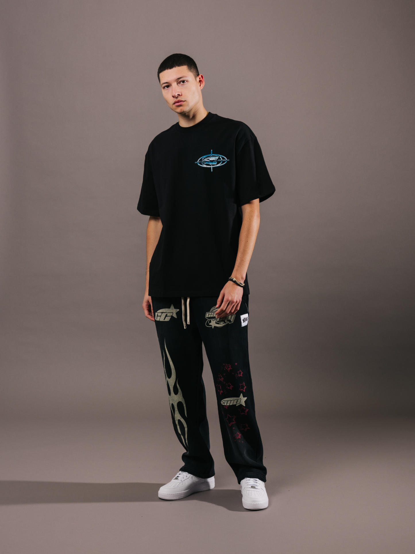 EXCLUSIVE CLUB BLACK ROUGH WORLD TEE