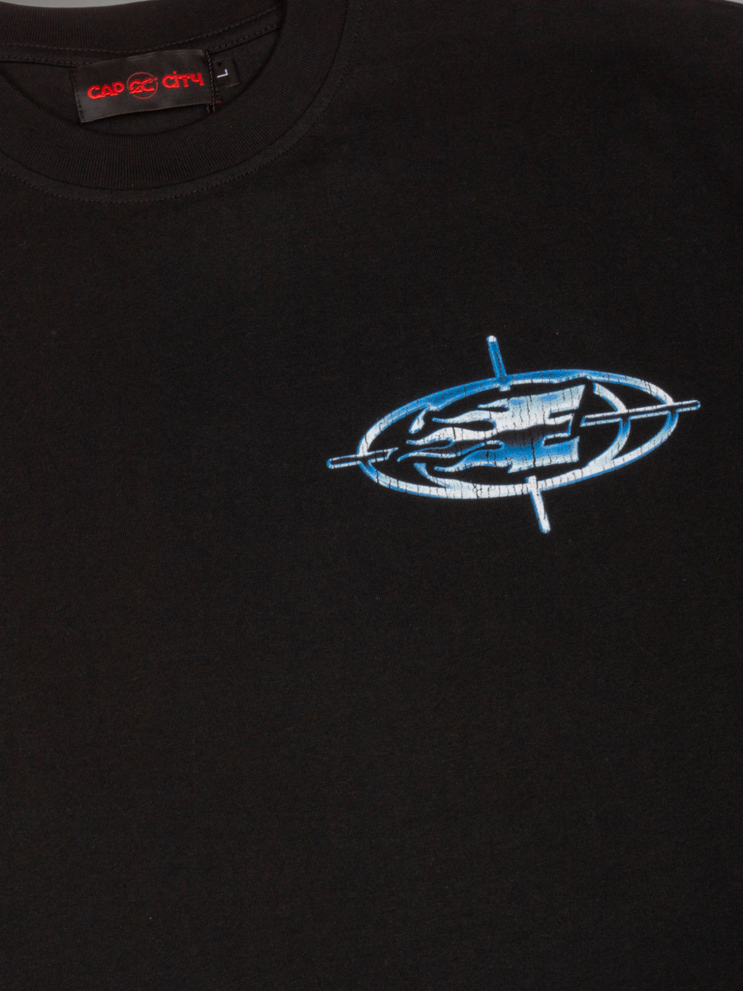 EXCLUSIVE CLUB BLACK ROUGH WORLD TEE